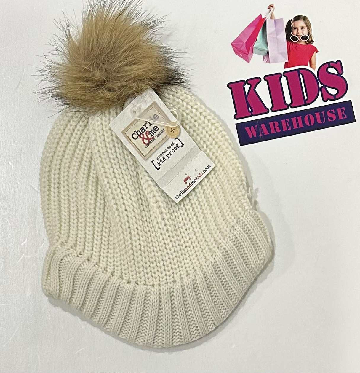 Charlie & Me Off White, Fuzzy Pom Pom Size M
