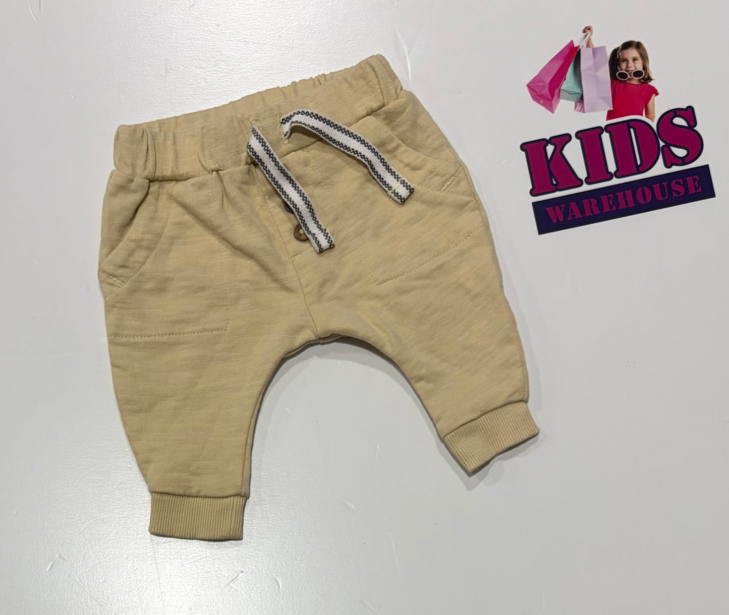 Cream Pants Size 00000