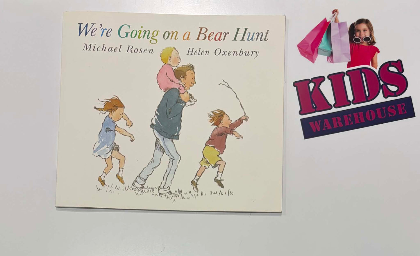 We're Going On A Bear Hunt - Michael Rosen, Helen Oxenbury