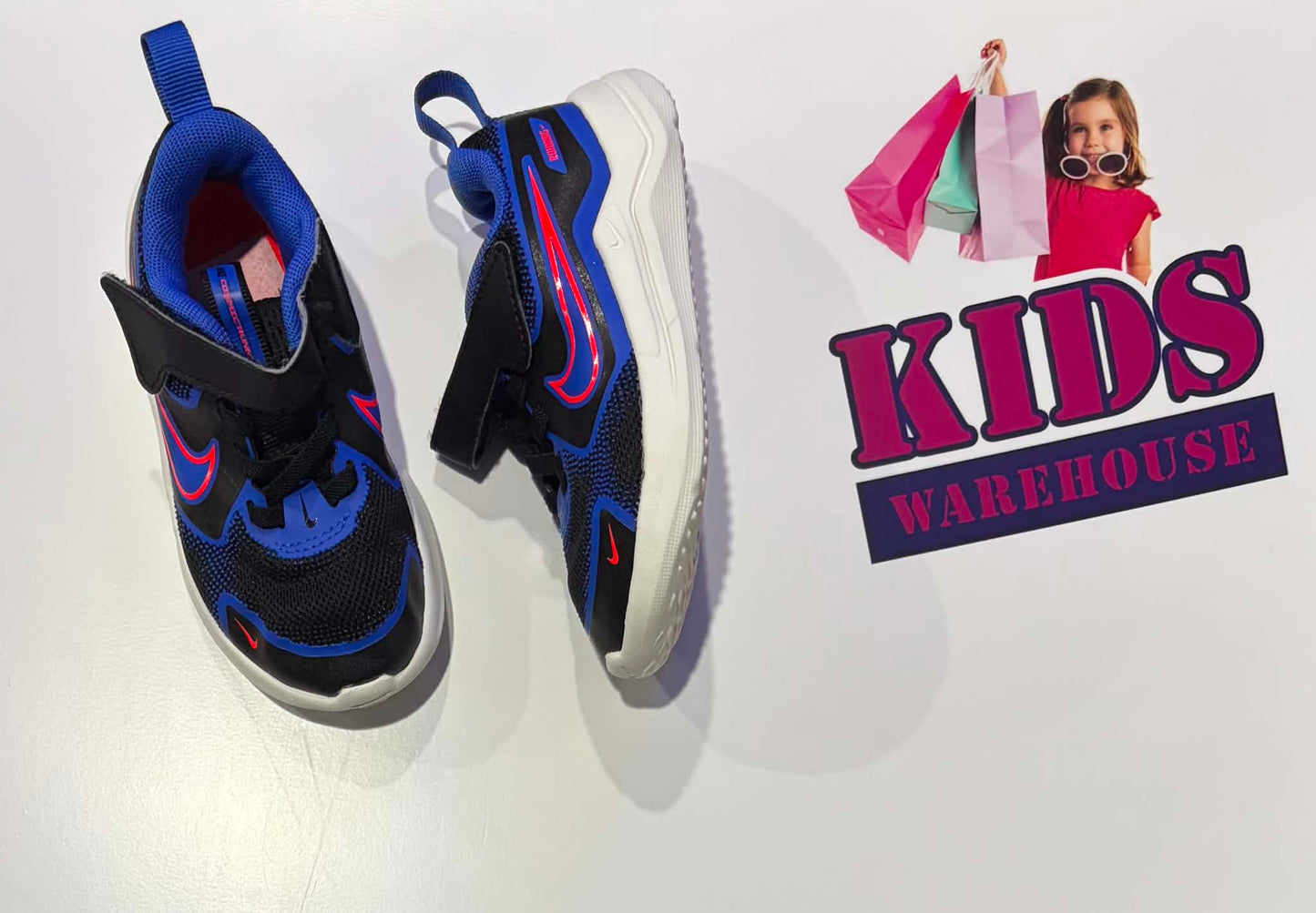 Nike Black, Blue, Red Runners Size US8/UK7.5