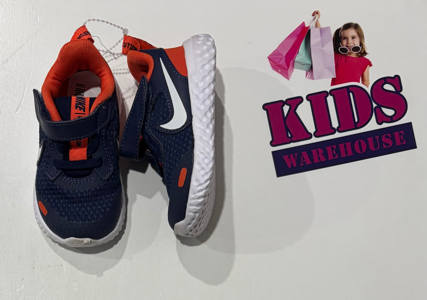 Nike Navy Blue, Orange Runners Size US4/UK3.5 (Child)