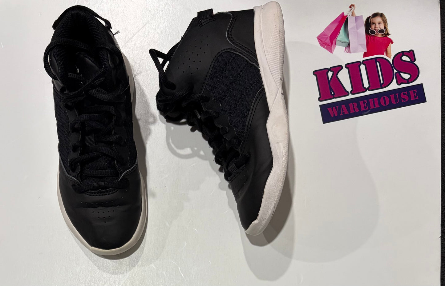 Tarmak Black Runners Size US1/UK13 (Child)