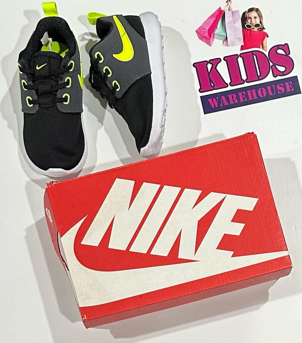 Nike Black, Grey, Yellow Runners Size US6/UK5.5 (Toddler/Child)