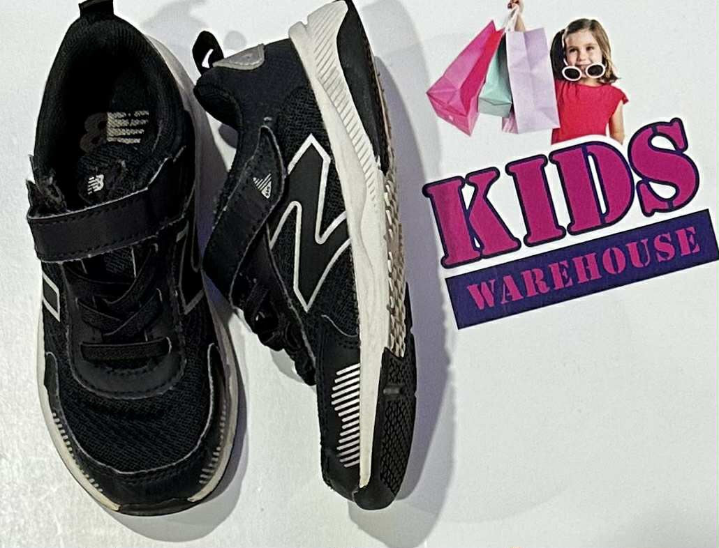 New Balance Black, Grey Runners Size US9/UK8.5 (Child)
