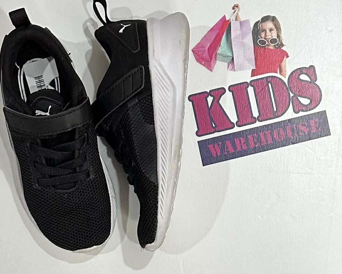 Puma Black, White Runners Size US8/UK7 (Child)