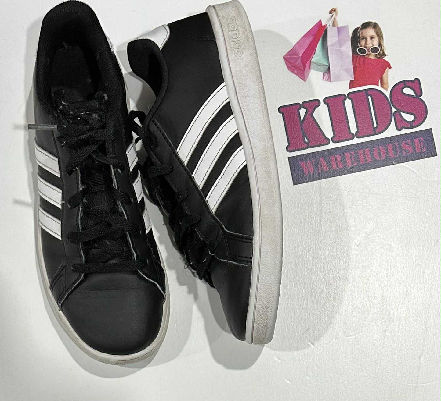 Adidas Black, White Runners Size US1/UK13.5 (Older Child)