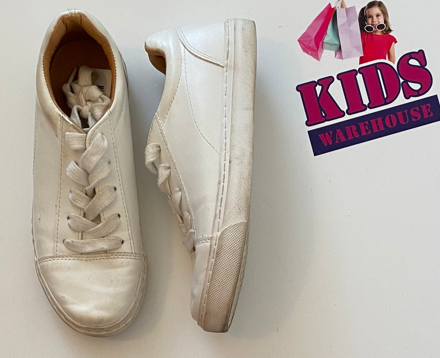 Target White Casual Shoe Size 1 (Older Child)
