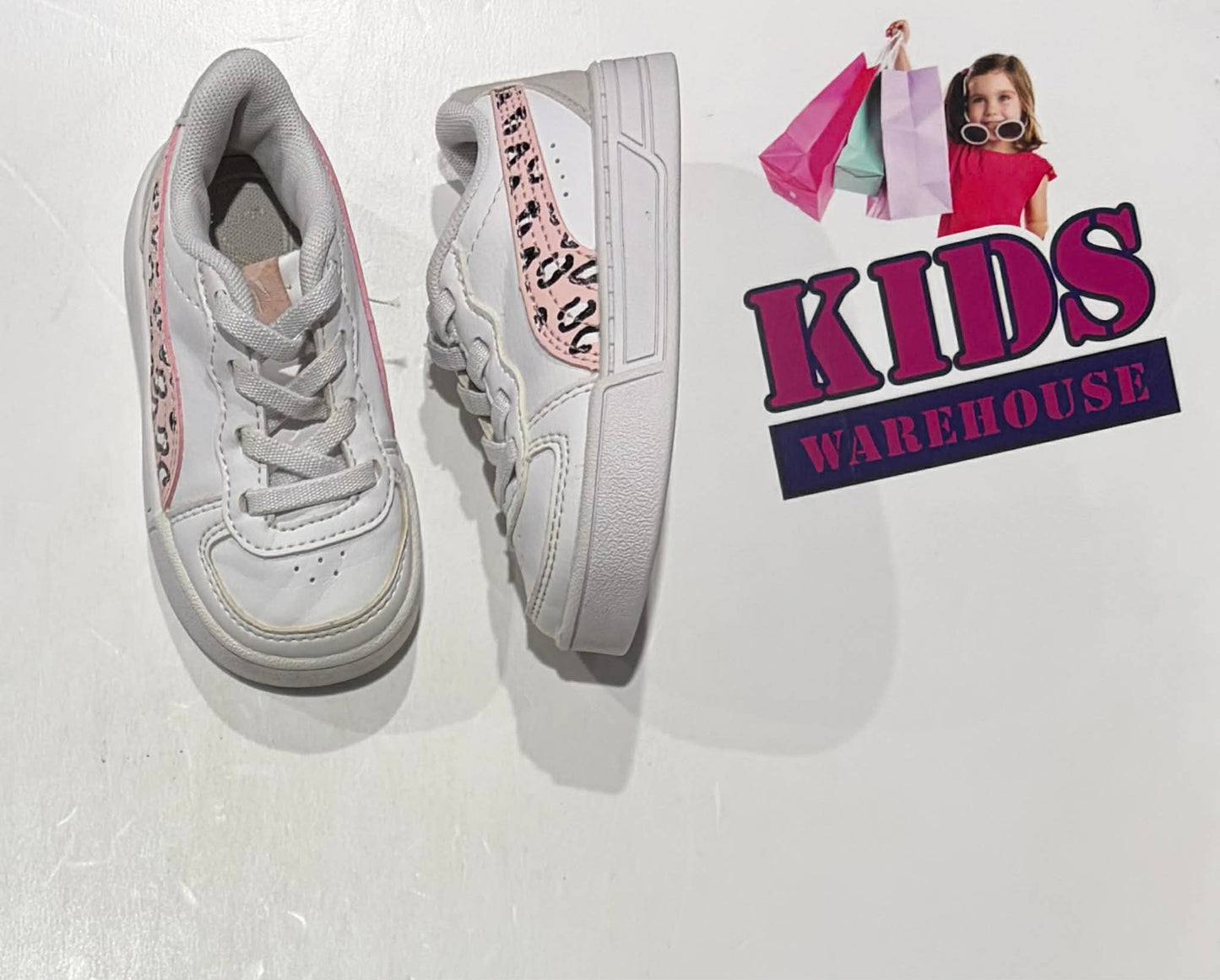 Puma White, Pink Runners Size US5/UK4 (Child)