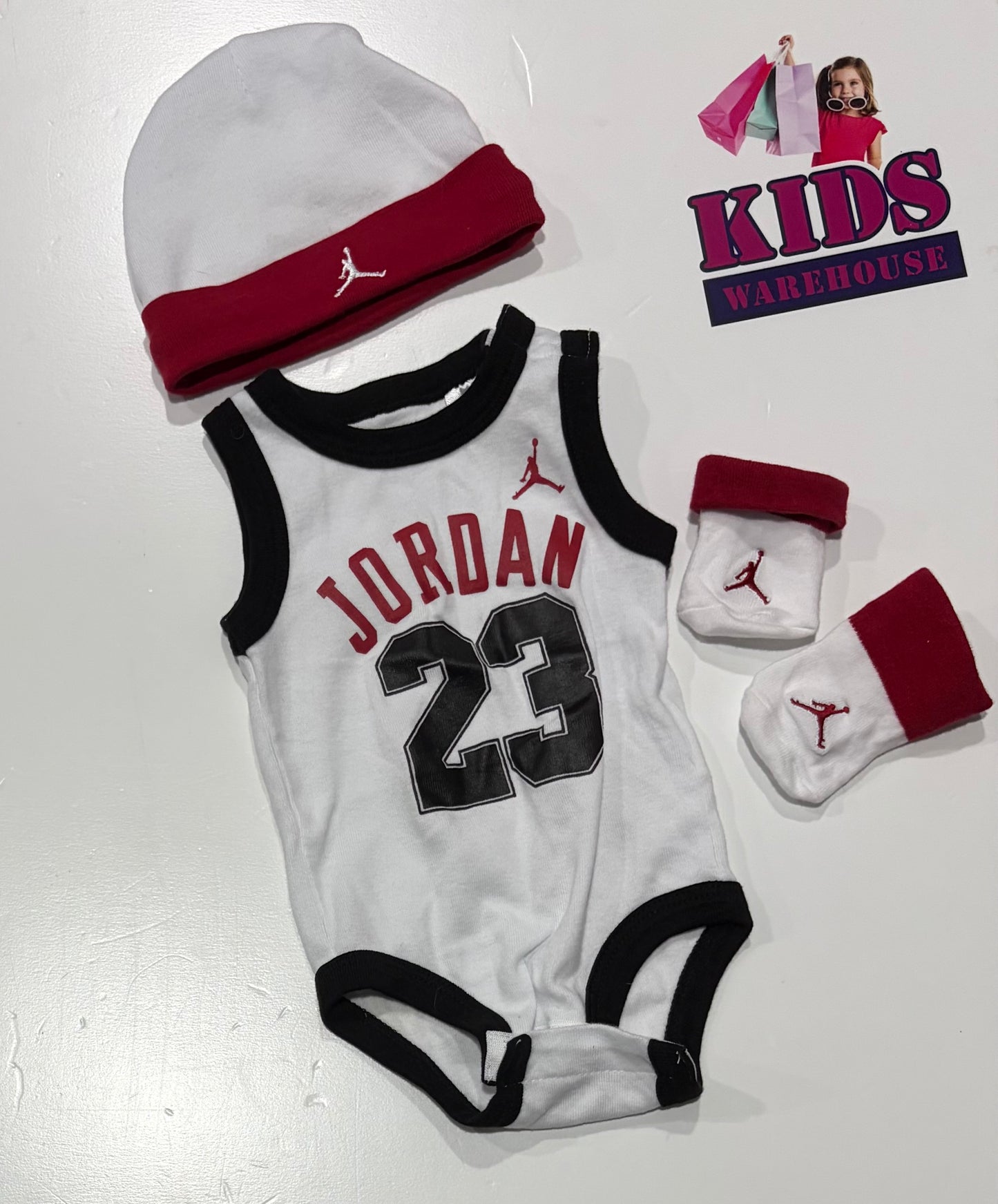 Jordan White, Black, Red 3 Piece Set Size 000