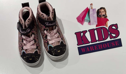 Twinkle Toes Black, Rose Gold, Heart Print Light Up Runners Size US6/UK5 (Child)