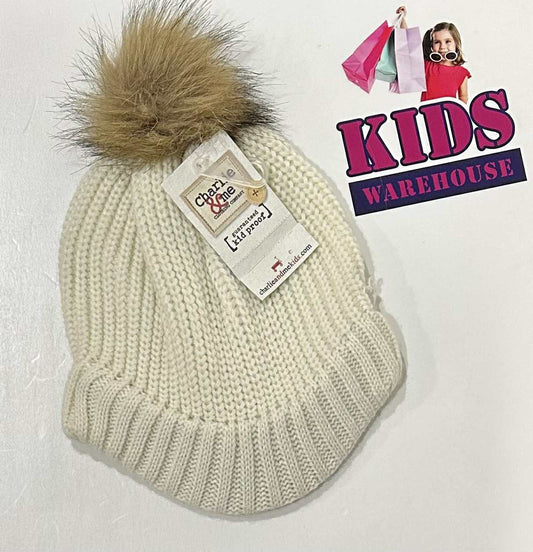 Charlie & Me Off White, Fuzzy Pom Pom Size M
