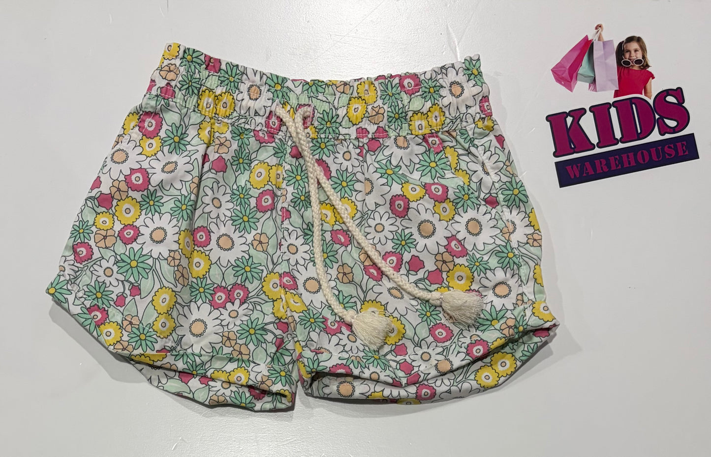 Milkshake White, Floral Print Shorts Size 4