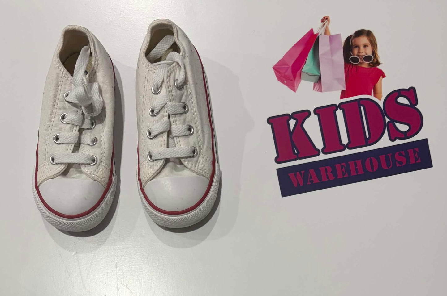 Converse White, Blue, Red Runners Size 7 (Child)
