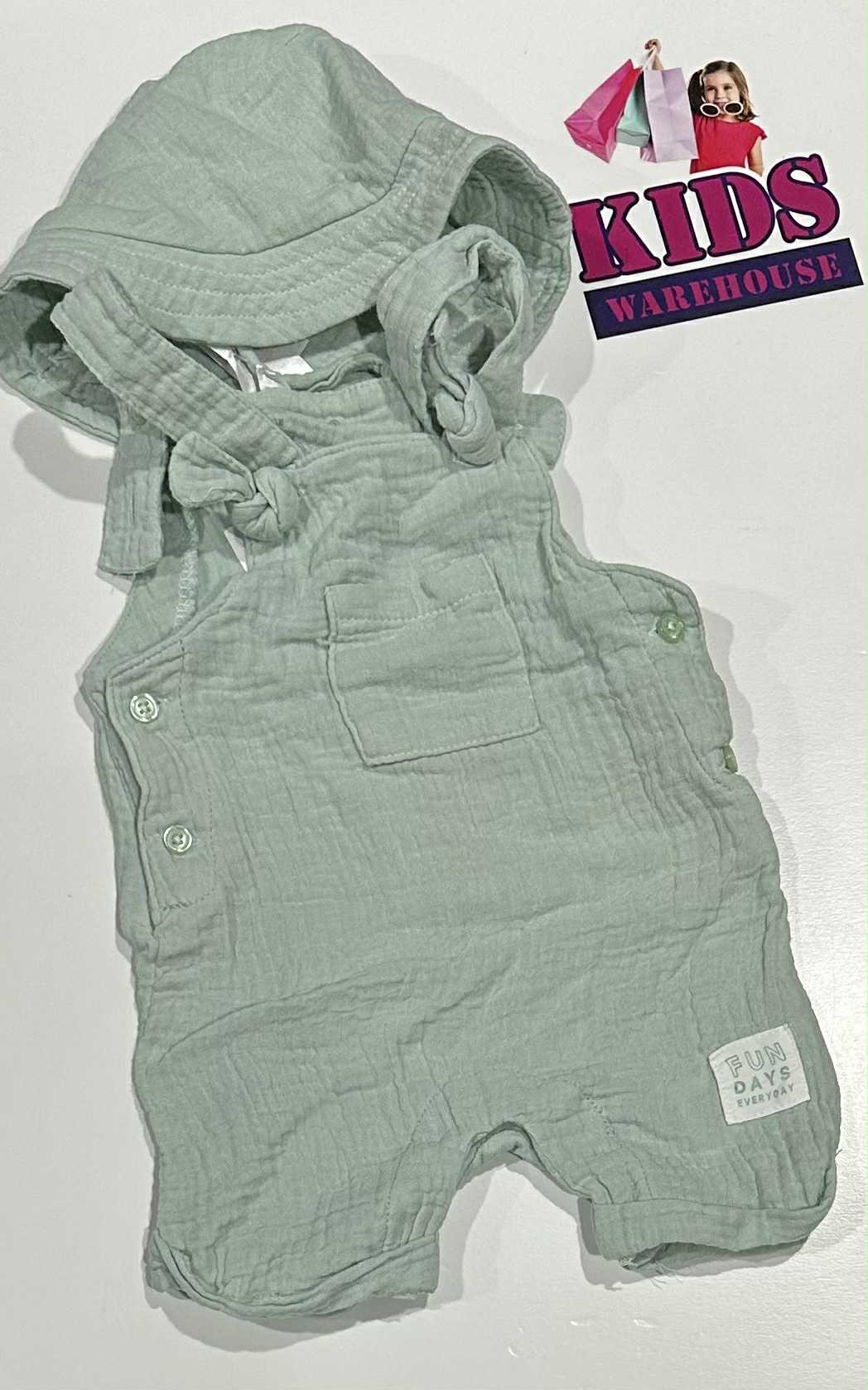 Lily & Jack Green Bodysuit With Hat Size 0000