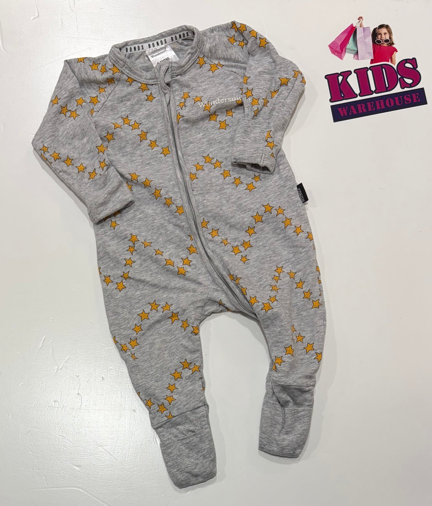 BONDS Wondersuit Grey, Star Print Jumpsuit Size 000 (0-3 Months)
