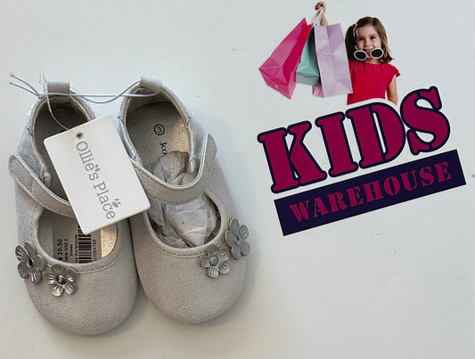 New Ollie’s Place Ivory Silver Flower Shoe Size 3 (Infant) RRP$19.99