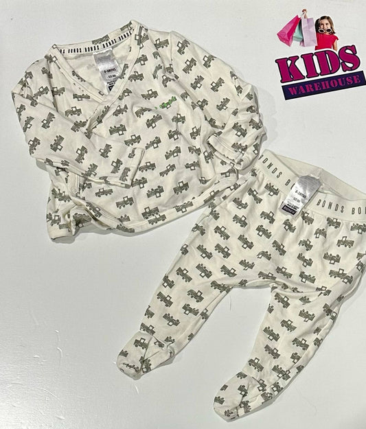 Bonds White 2 Piece PJ Set With Truck Pattern Size 000