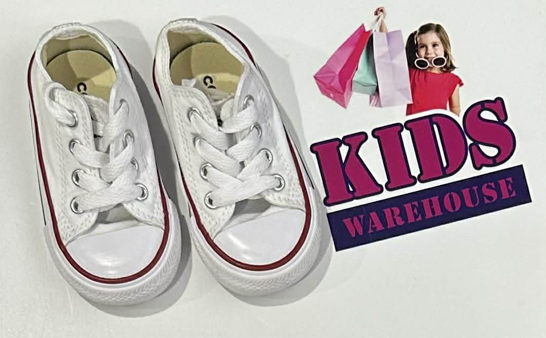 Converse White, Red Sneakers Size 4 (Child)