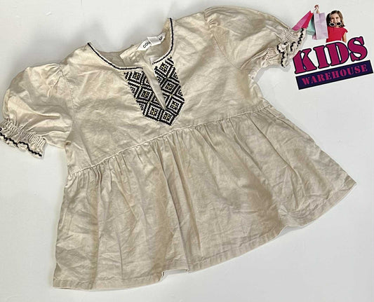 Country Road White Dress With Black & Gold Collar Size 2