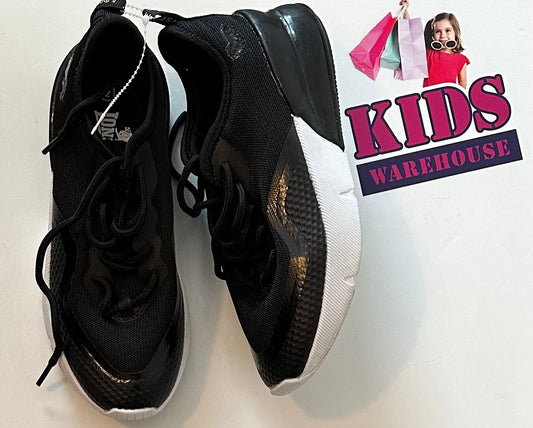 Lonsdale Black & White Runners Size 2 (Older Child)