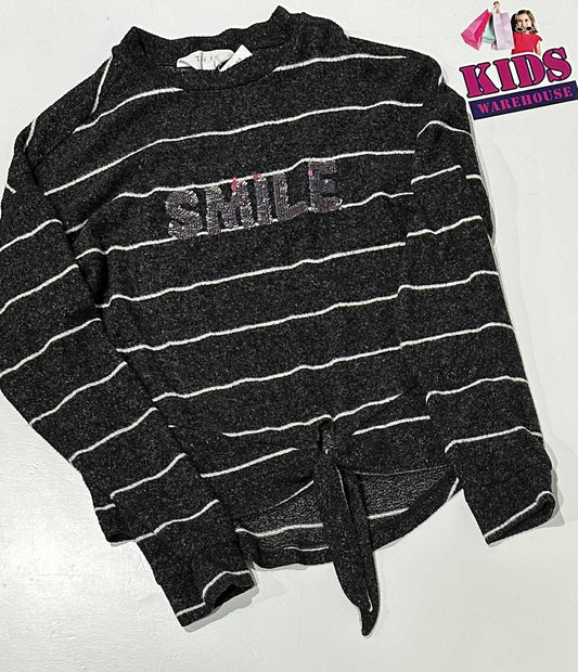 Tilii Black & White Soft Fluffy Jumper With “Smile” Print Size 10