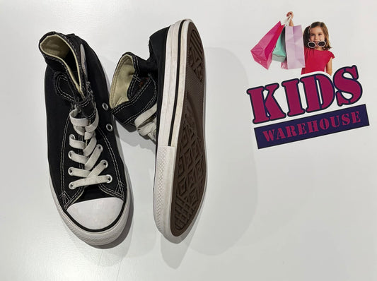 Converse Black Runners Size US2/UK1.5 (Older Child)