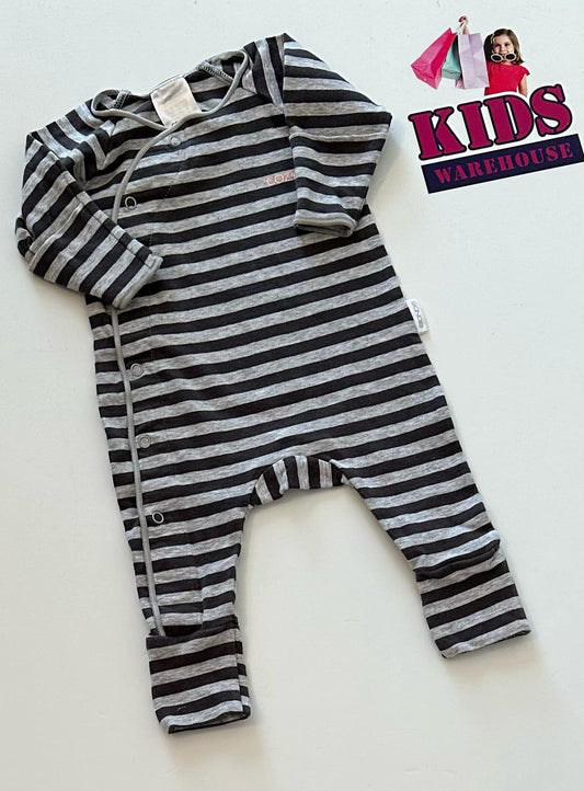 Premmie Bonds Grey & Black Cozysuit Size 00000