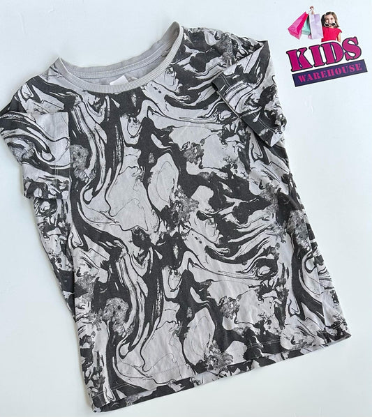 K-D White & Black Top Size 8