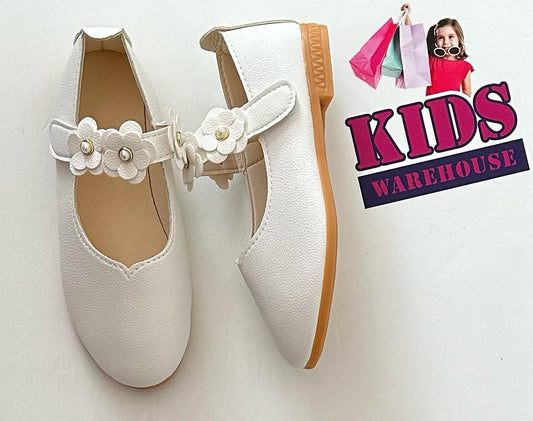 NEW White Shoes With Flowers Size US2.5/UK1.5 (Child)