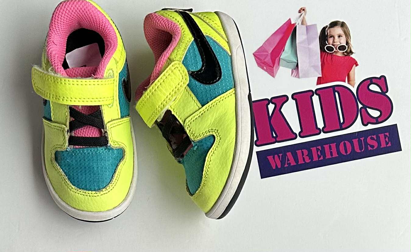 Nike Black, Yellow, Pink, Turquoise Runners Size US5/UK4.5 (Child)