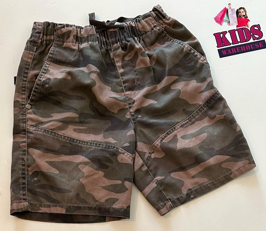 SR Camouflage Shorts Size 8