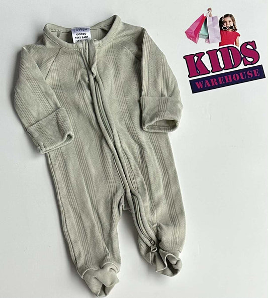 Green Jumpsuit Size 00000 (Prem)