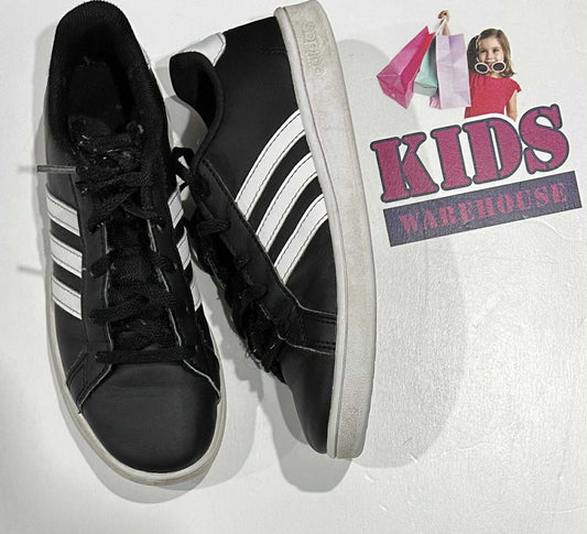 Adidas Black, White Runners Size US1/UK13.5 (Older Child)