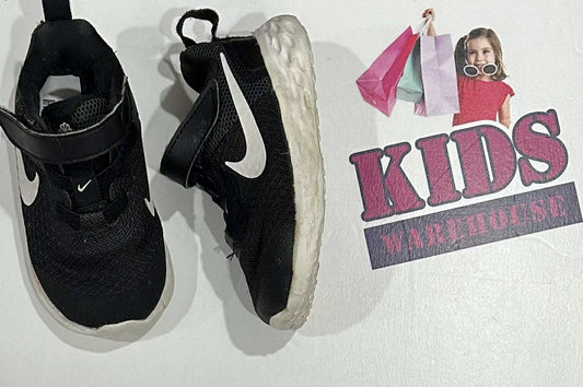 Nike Black, White Runners Size US4/UK3.5 (Toddler/Child)