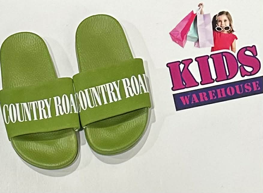 Country Road Green Sandles Size 7 (Child)