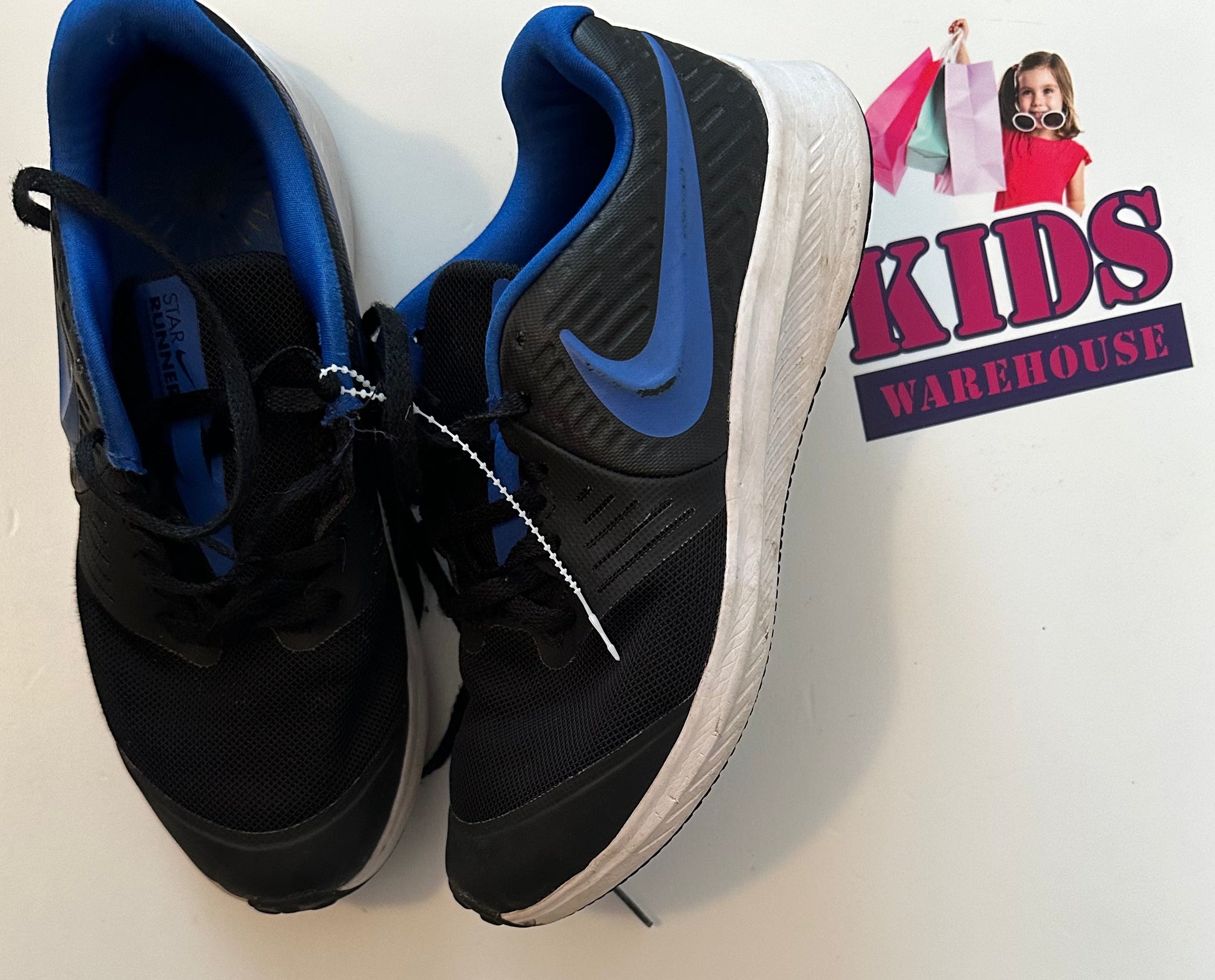 Kids deals black runners