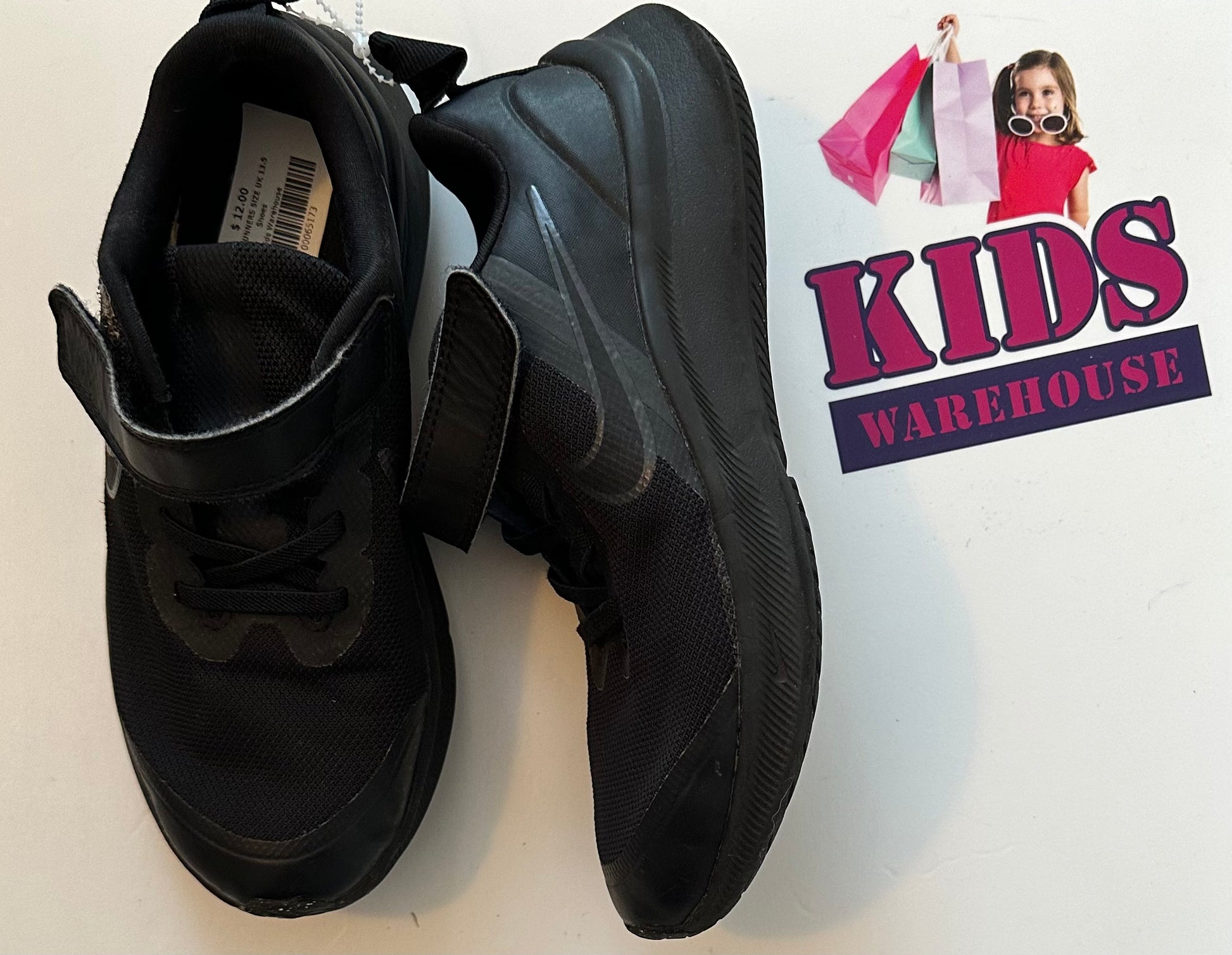 Kids clearance black runners