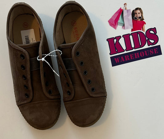 Seed Brown Shoes Size UK 2.5 (Older Child)