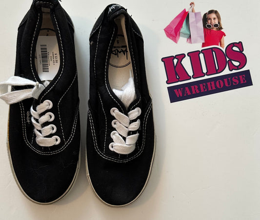 Ghanda Black Shoes Size 4 (Older Child)